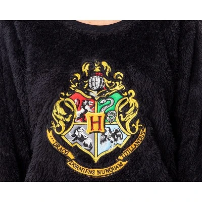 Harry Potter Womens' Hogwarts Crest Sweater And Shorts Sleep Pajama Set Black 3 Harry Potter Womens' Hogwarts Crest Sweater And Shorts Sleep Pajama Set Black - Image 3